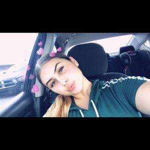 Meet your Posher, Sharon